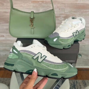 New Balance 2002R