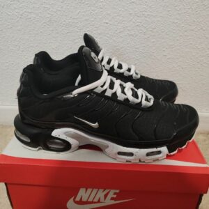 Nike Air Max Plus TN – Noir & Blanc