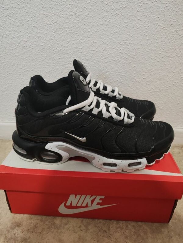 Nike Air Max Plus TN – Noir & Blanc