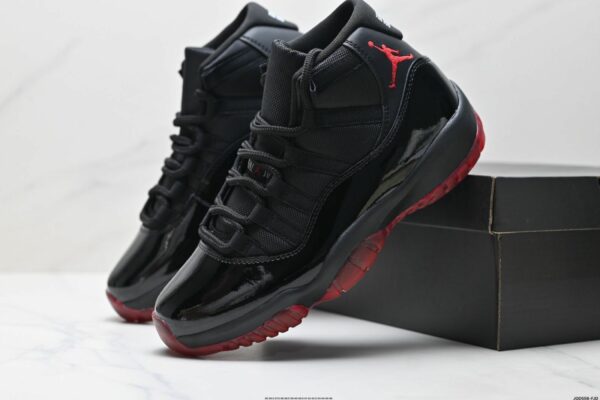 NIKE x AIR JORDAN 11 RETRO "BRED"