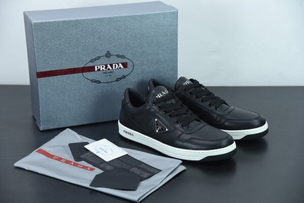 Sneakers Prada Milano – Noir & Blanc – Luxe et Élégance urbaine