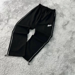 Jogging Noir Coupe Large avec Bande Latérale Blanche et Logo 'BWZ'