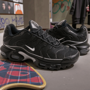 Nike Air Max Plus TN - Triple Black : L'Icône du Streetwear