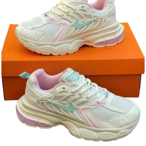 Nike V2K Run – Crème, Rose & Bleu